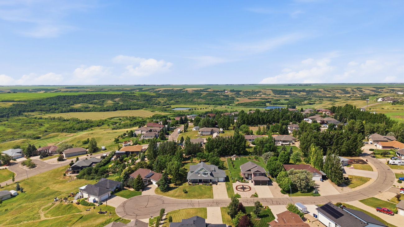 Aerial photograph of the property within the surrounding neighbourhood